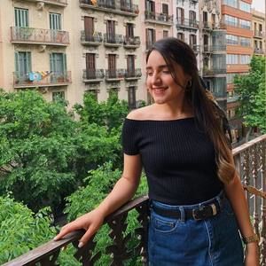 Meet your Posher, Priscila